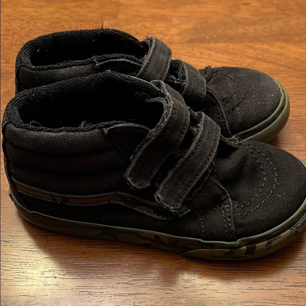 Black toddler Vans size 10
